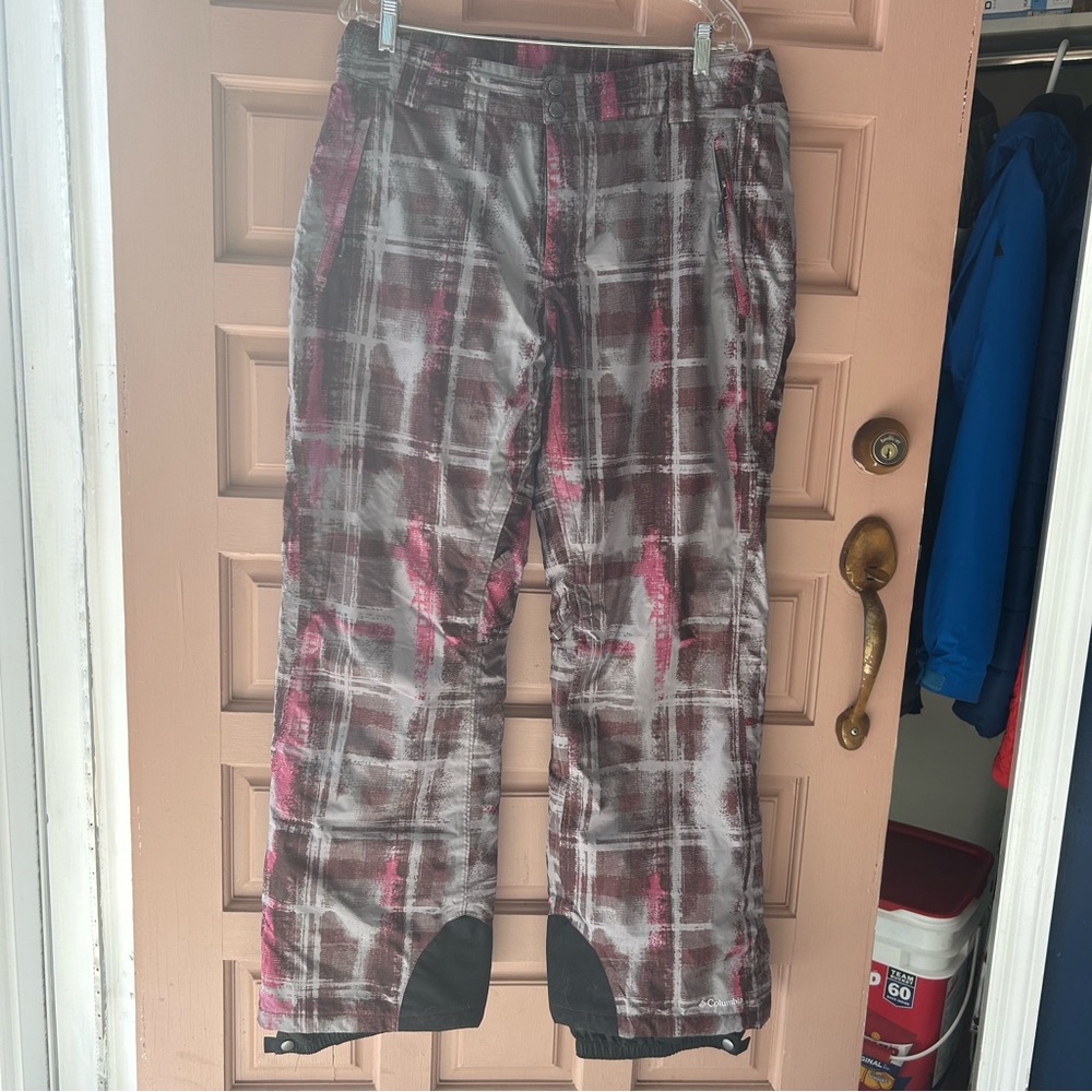 Columbia Women’s XL ski pants with Omni-Heat technology. Great condition.